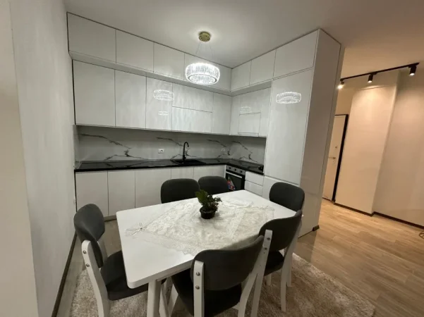 Tirane, jepet me qera apartament 2+1 Kati 7, 90 m² 700 € (REZIDENCA FUTURE HOME)