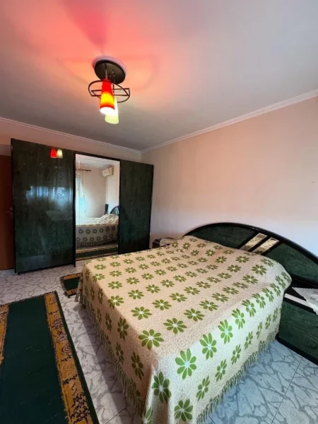 Jepet me Qira apartament 2+1+Ballkon,Kati 5, 400 € QSUT