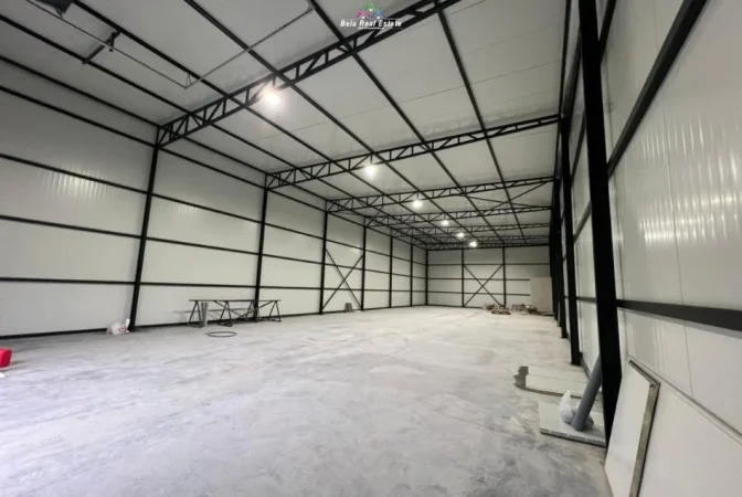 Tirane, jepet me qera magazine Kati 7, 1.600 m² (prane Prestige Home)