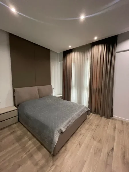 Tirane, jepet me qera apartament 1+1 Kati 8, 72 m² 850 € (SQUARE 21)