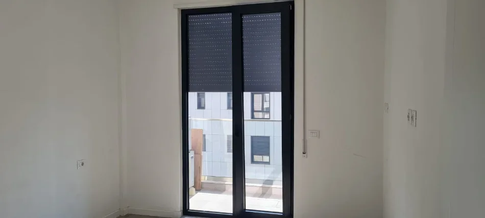 Tirane, jepet me qera apartament 1+1+Ballkon Kati 7, 64 m² 500 € (rruga marie kraja)