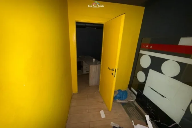 Shqiperi, jepet me qera lokal Kati 0, 136 m² 4.180 € (qender)