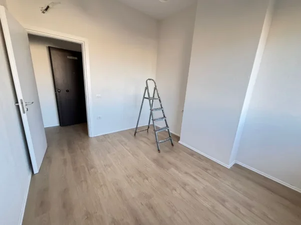 Tirane, jepet me qera zyre Kati 2, 96 m² 1.500 € (vasil shanto)