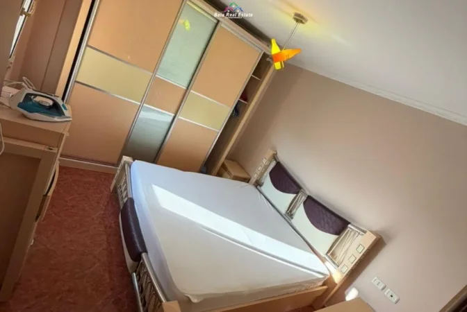 Tirane, jepet me qera apartament 2+1 , 80 m² 520 € (kthesa e kamezes)