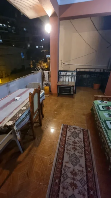 Tirane, jepet me qera apartament 2+1+Ballkon Kati 2, 100 m² 500 € (Rruga Ndre Mjeda)