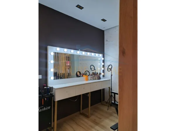 Tirane, jepet me qera ambjent biznesi Kati 1, 54 m² 700 € (RRUGA XHANFIZE KEKO)