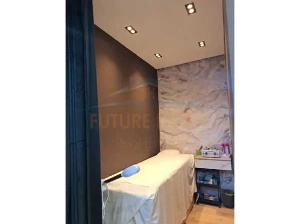 Tirane, jepet me qera ambjent biznesi Kati 1, 54 m² 700 € (RRUGA XHANFIZE KEKO)