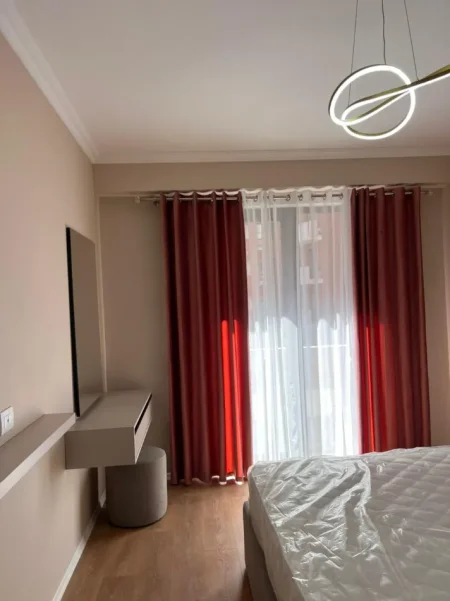 Tirane, jepet me qera apartament 1+1+Ballkon Kati 3, 75 m² 550 € (Urban Gate) ASTIR