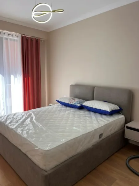 Tirane, jepet me qera apartament 1+1+Ballkon Kati 3, 75 m² 550 € (Urban Gate) ASTIR