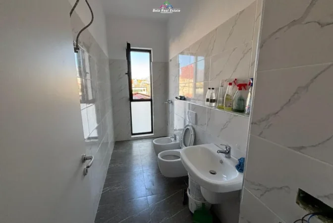 Tirane, jepet me qera zyre Kati 2, 1.500 m² 1.500 € (Rruga Shefqet Musaraj)