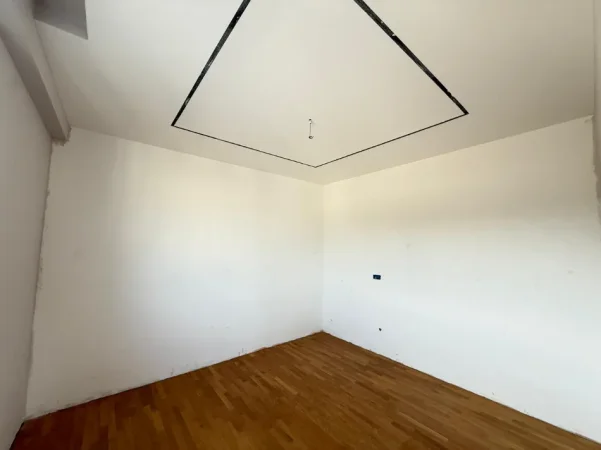 Tirane, shitet apartament 3+1+Aneks+Ballkon Kati 6, 352 m² 700.000 € (Liqeni i Thate)