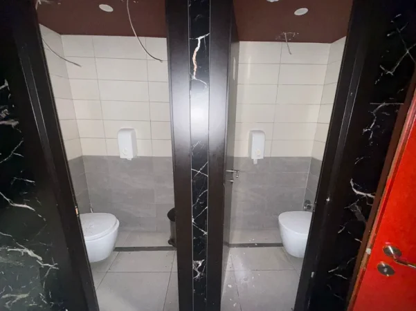 Tirane, jepet me qera lokal Kati 0, 92 m² 4.180 € (Qender)