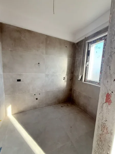 Tirane, shitet apartament 2+1 Kati 7, 97 m² 137.000 € (Paskuqan)