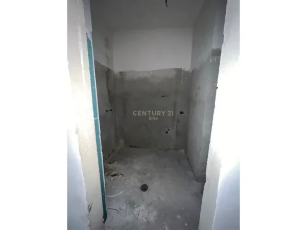 Shengjin, shitet apartament 1+1+Ballkon Kati 8, 79 m² 112.000 € (shengjin)