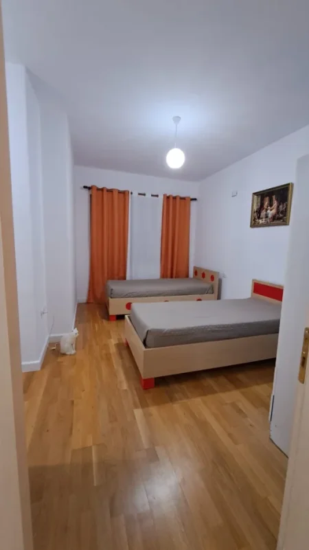 Tirane, jepet me qera apartament 2+1 , 111 m² 600 € 