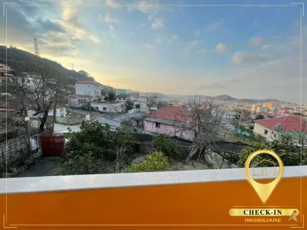 Tirane, shitet Vile 2 Katshe , 213 m² 250.000 € (Kombinat)