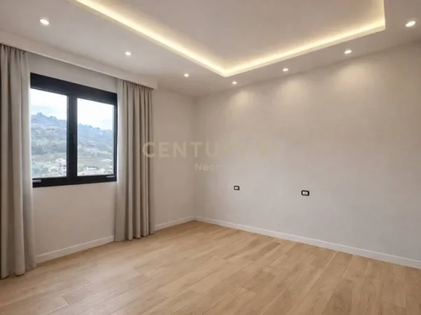 Tirane, shitet apartament 2+1 Kati 2, 133 m² 220.000 € (kodra e diellit)
