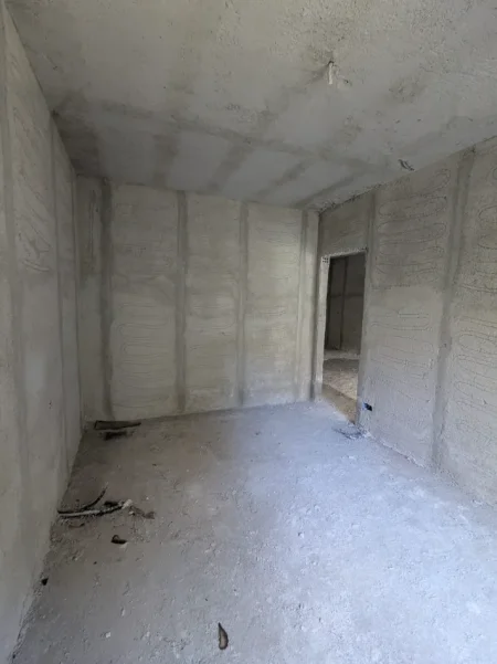 Vlore, shitet apartament 1+1+Ballkon , 74 m² 148.200 € (Sali Vranishti)