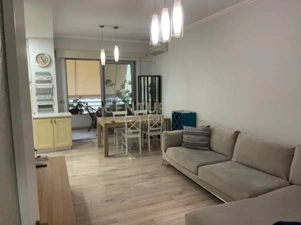 Tirane, shitet apartament 2+1+Ballkon Kati 4, 111 m² 