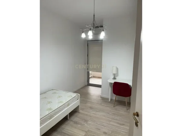 Tirane, shitet apartament 2+1+Ballkon Kati 4, 111 m² 
