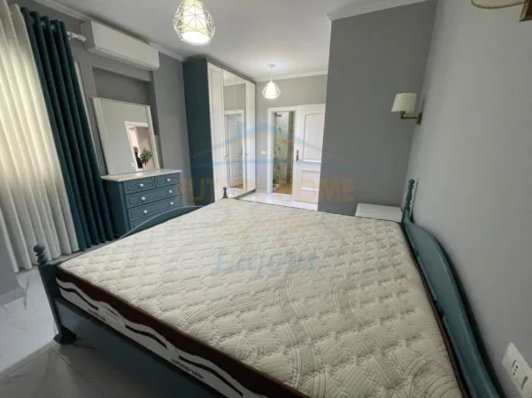 Qera, Apartament 2+1+2, Sheshi Willson, Tiranë.