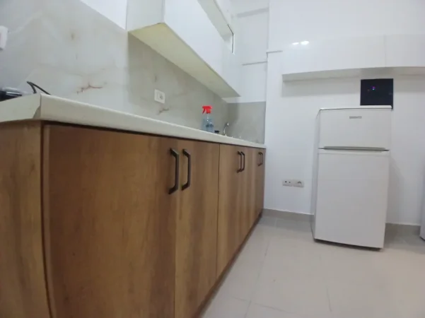 Tirane, jepet me qera apartament 1+1 Kati 1, 56 m² 480 € (Don bosko)