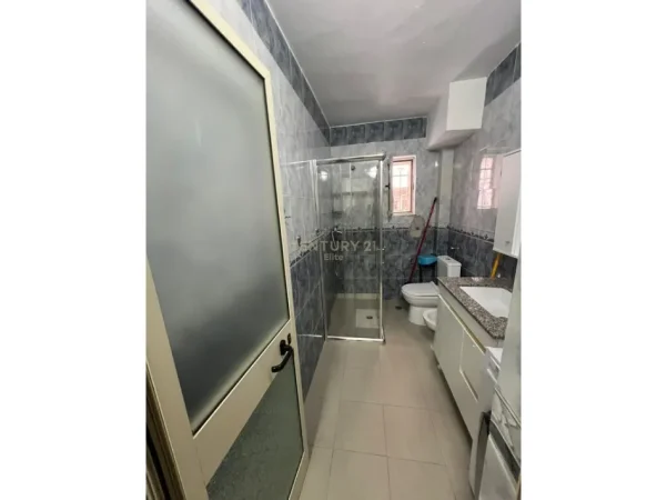 Tirane, jepet me qera apartament 1+1 Kati 1, 60 m² 600 € 