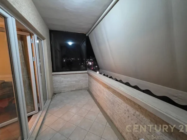 Tirane, jepet me qera apartament 2+1 Kati 5, 105 m² 900 € (Liqeni i Thate)