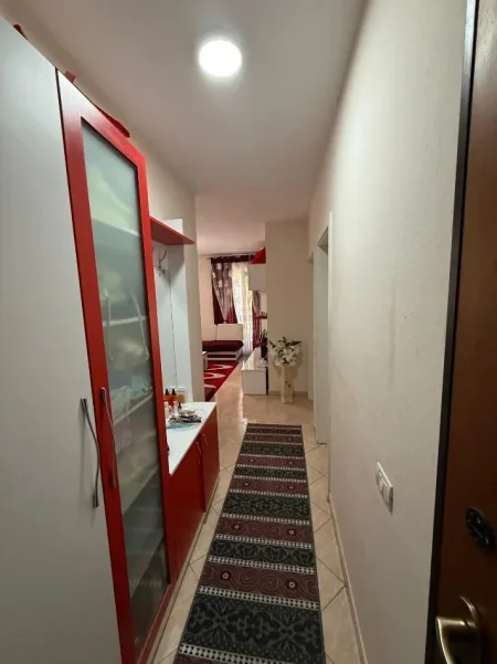 Tirane, jepet me qera apartament 1+1+Ballkon Kati 6, 65 m² 500 € (Rruga Dritan Hoxha, Pranë Universitetit Mesdhetarë, Laprakë, Tiranë.)