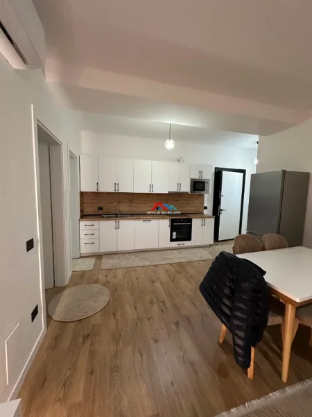 Tirane, jepet me qera apartament 2+1+Ballkon Kati 5, 98 m² 600 € (RRUGA AZEM GALICA,PASKUQAN)