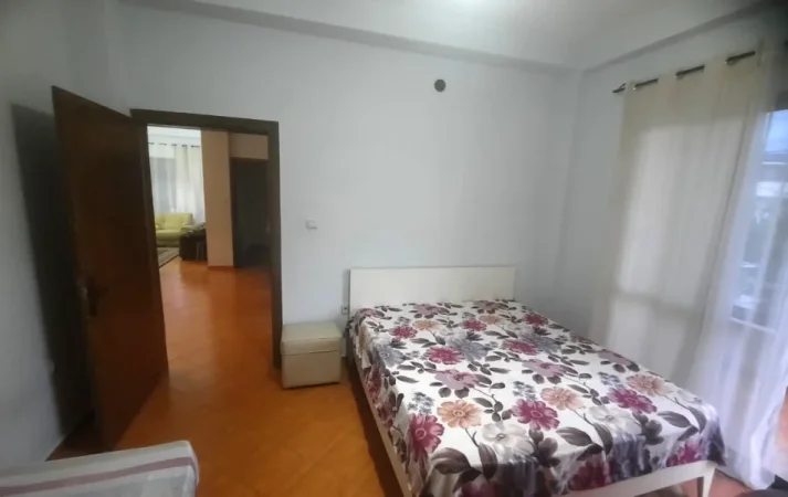 Tirane, jepet me qera Vile 2+1 Kati 2, 90 m² 450 € (Qyteti Studenti)