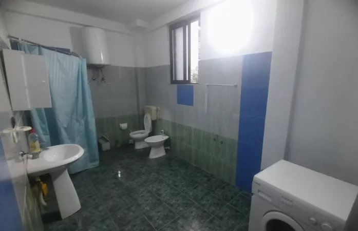 Tirane, jepet me qera Vile 2+1 Kati 2, 90 m² 450 € (Qyteti Studenti)