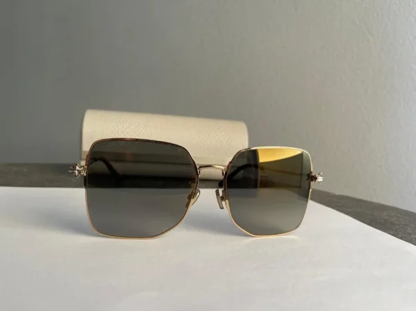 Tirane, shes Syze Jimmy Choo per femra origjinale shum pak te perdorura sic shihen dhe ne foto 100 €