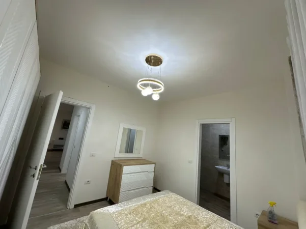 Tirane, jepet me qera apartament 2+1 Kati 2, 90 m² 800 € (Liqeni i Thate)