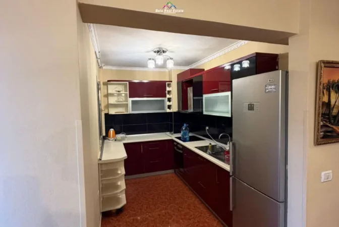 Tirane, jepet me qera apartament 2+1 Kati 4, 80 m² 520 € (KompleksiMalajzian)