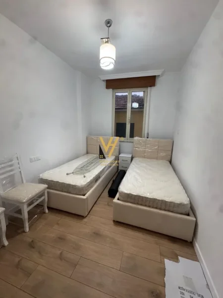 Tirane, jepet me qera apartament 2+1+Ballkon Kati 2, 85 m² 900 € (MYSLYM SHYRI)