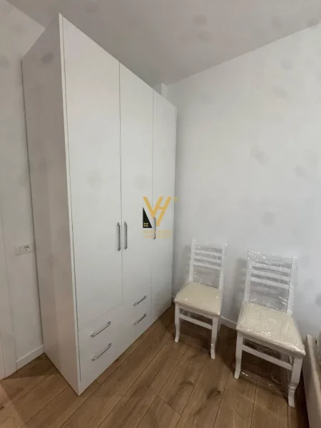 Tirane, jepet me qera apartament 2+1+Ballkon Kati 2, 85 m² 900 € (MYSLYM SHYRI)
