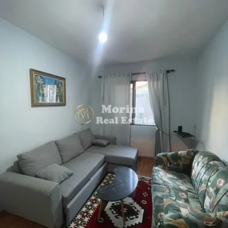Tirane, jepet me qera apartament 1+1 Kati 1, 50 m² 350 € (Rruga e Durresit)