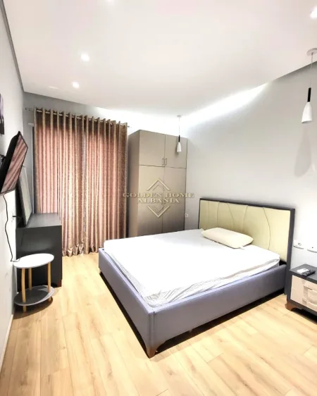 Tirane, jepet me qera apartament , 76 m² 