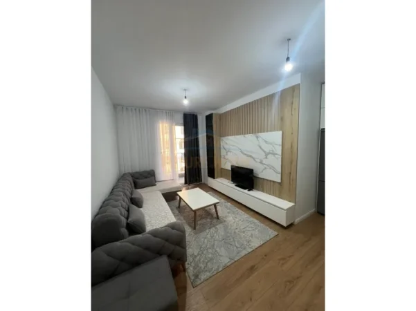 Tirane, jepet me qera apartament 1+1 Kati 2, 58 m² 400 € (UNIVERS CITY , QTU)