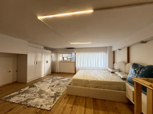 Tirane, jepet me qera apartament duplex 1+1 Kati 1, 70 m² 670 € (prane hotel elises)