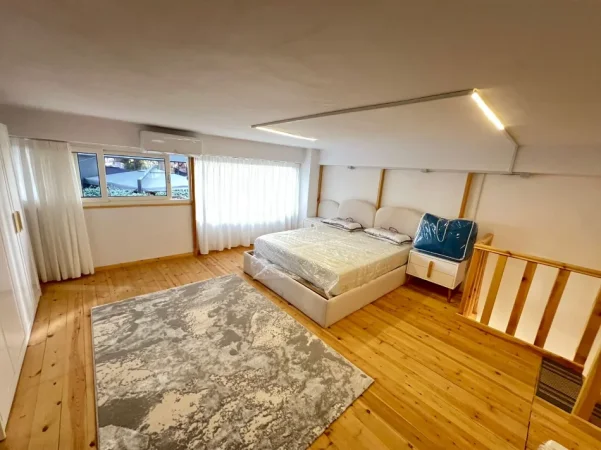 Tirane, jepet me qera apartament duplex 1+1 Kati 1, 70 m² 670 € (prane hotel elises)