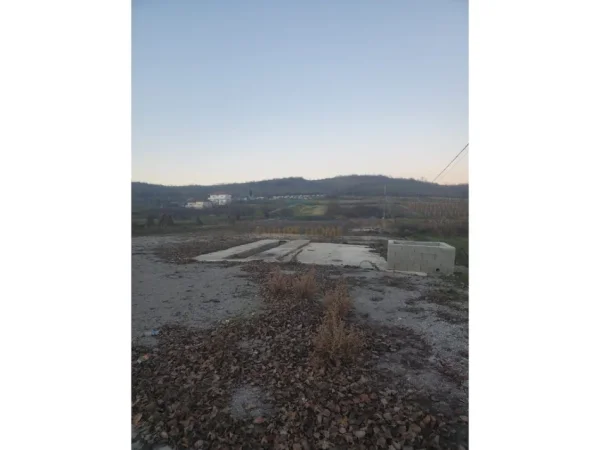 Pogradec, shitet , 2.702 m² 80.000 € (Leshnicë)