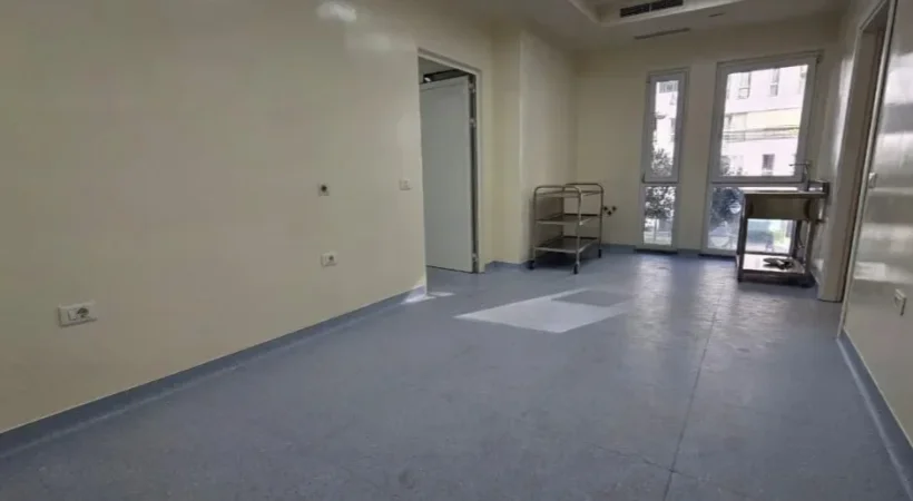 Shqiperi, jepet me qera ambjent biznesi , 150 m² 2.500 € 