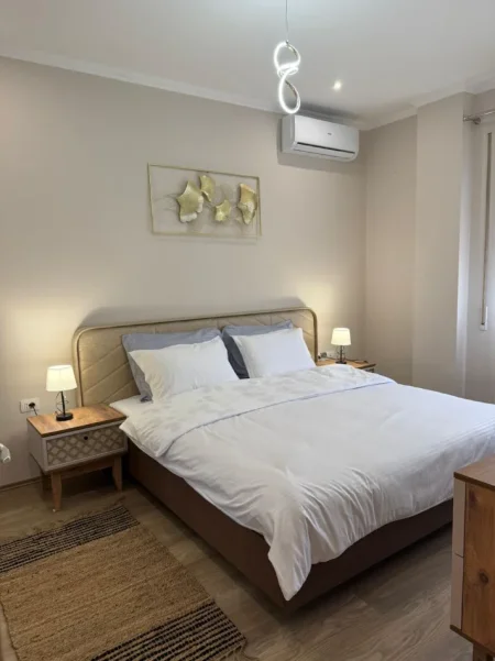 Tirane, jepet me qera apartament 1+1 Kati 3, 