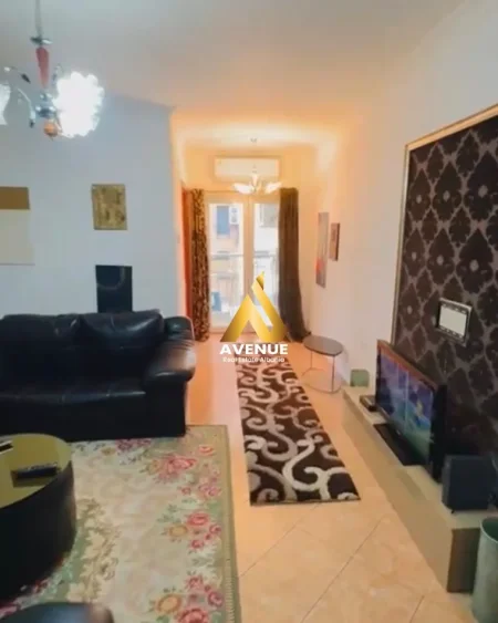 Tirane, jepet me qera apartament 2+1 Kati 3, 100 m² 700 € (rruga hysni gerbolli