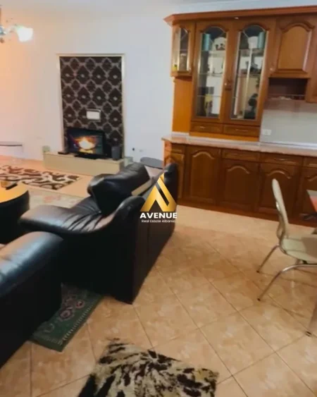 Tirane, jepet me qera apartament 2+1 Kati 3, 100 m² 700 € (rruga hysni gerbolli