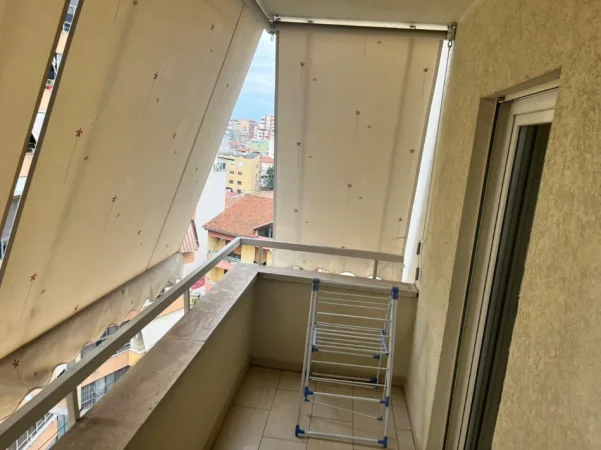 Tirane, jepet me qera apartament 2+1 Kati 6, 900 € 