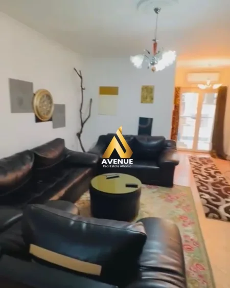 Tirane, jepet me qera apartament 2+1+Aneks+Ballkon Kati 3, 100 m² 700 € Zogu i Zi Tirane