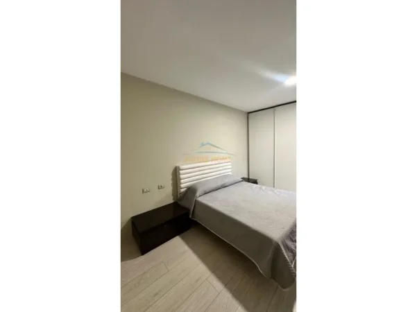 Tirane, jepet me qera apartament 2+1 Kati 1, 97 m² 750 € (SELITE)